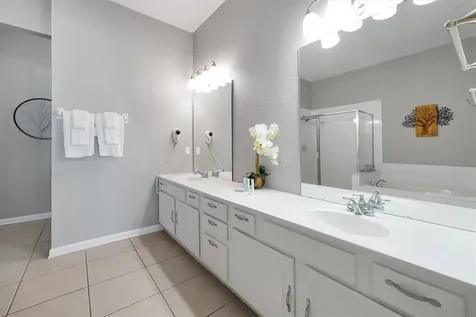 5048 Shoreway Loop Orlando FL 32819