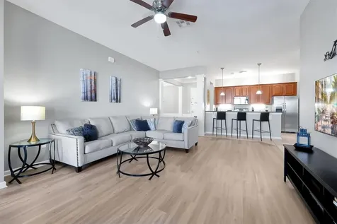 5048 Shoreway Loop Orlando FL 32819