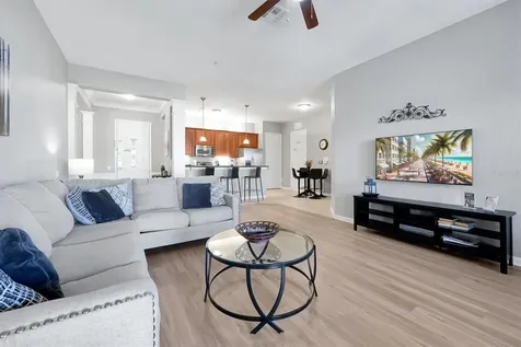 5048 Shoreway Loop Orlando FL 32819