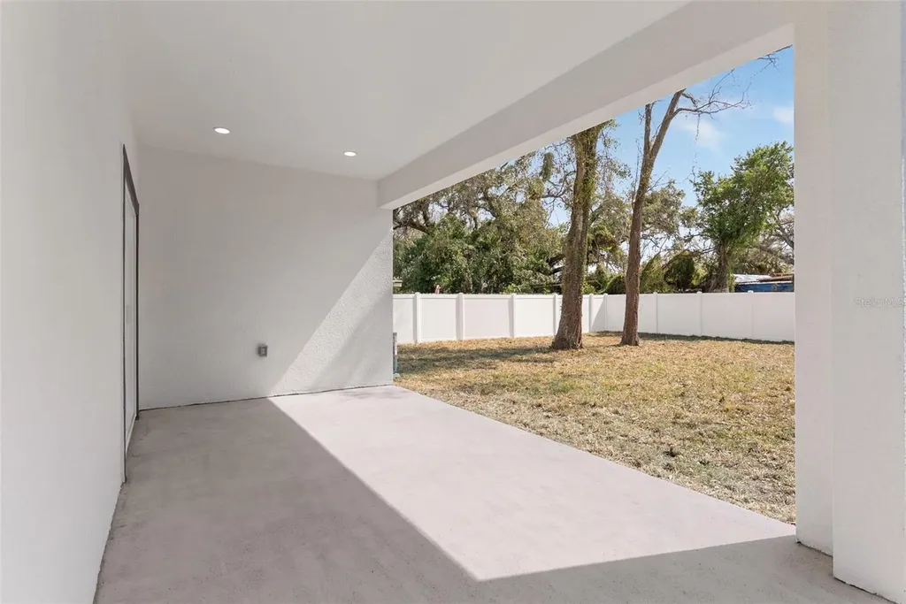 1607 E Ida Street Tampa FL 33610