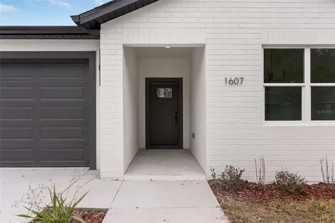 1607 E Ida Street Tampa FL 33610