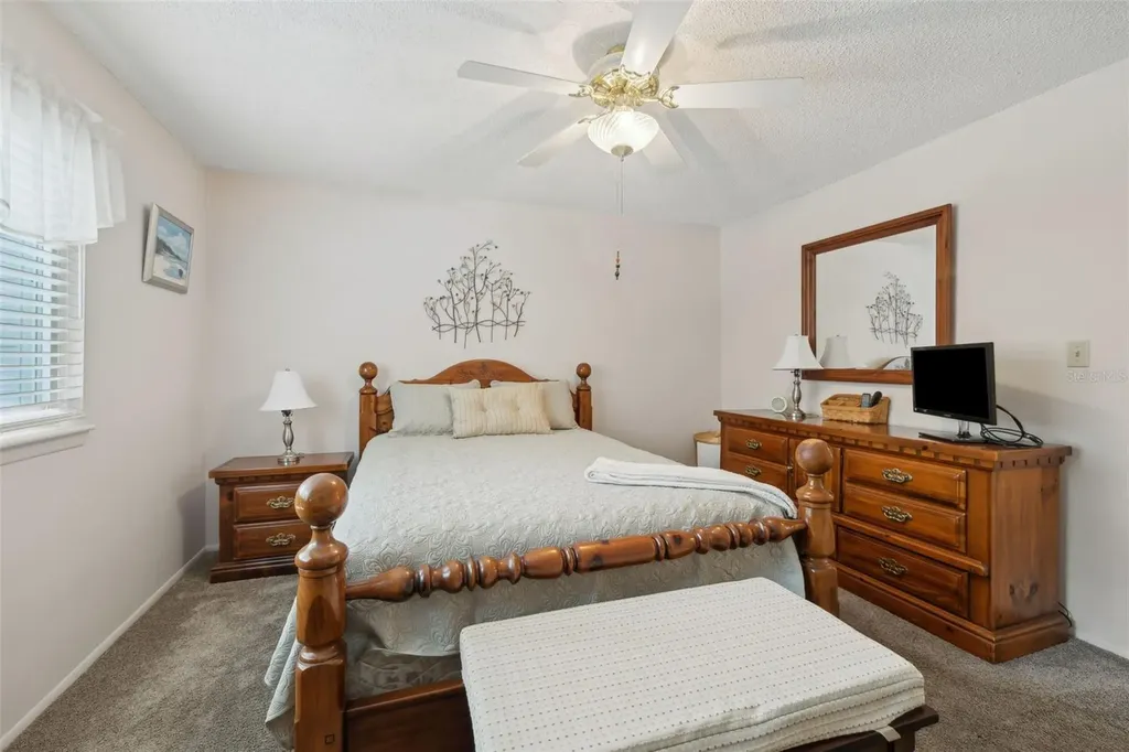 210 River Bend Place Welaka FL 32193