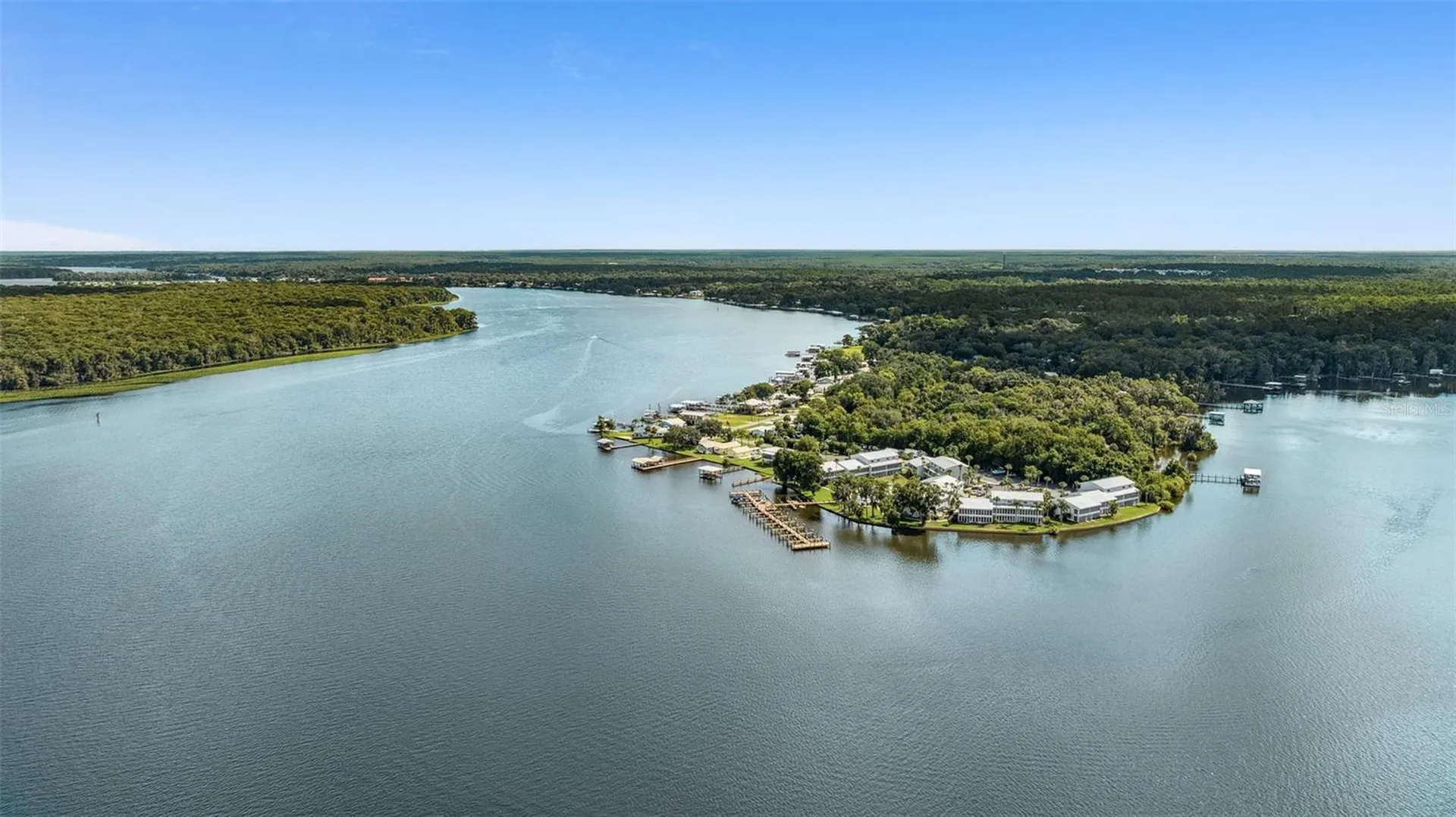 210 River Bend Place Welaka FL 32193