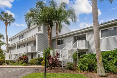 210 River Bend Place Welaka FL 32193