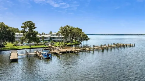 210 River Bend Place Welaka FL 32193
