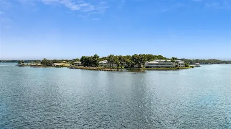 210 River Bend Place Welaka FL 32193