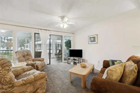 210 River Bend Place Welaka FL 32193