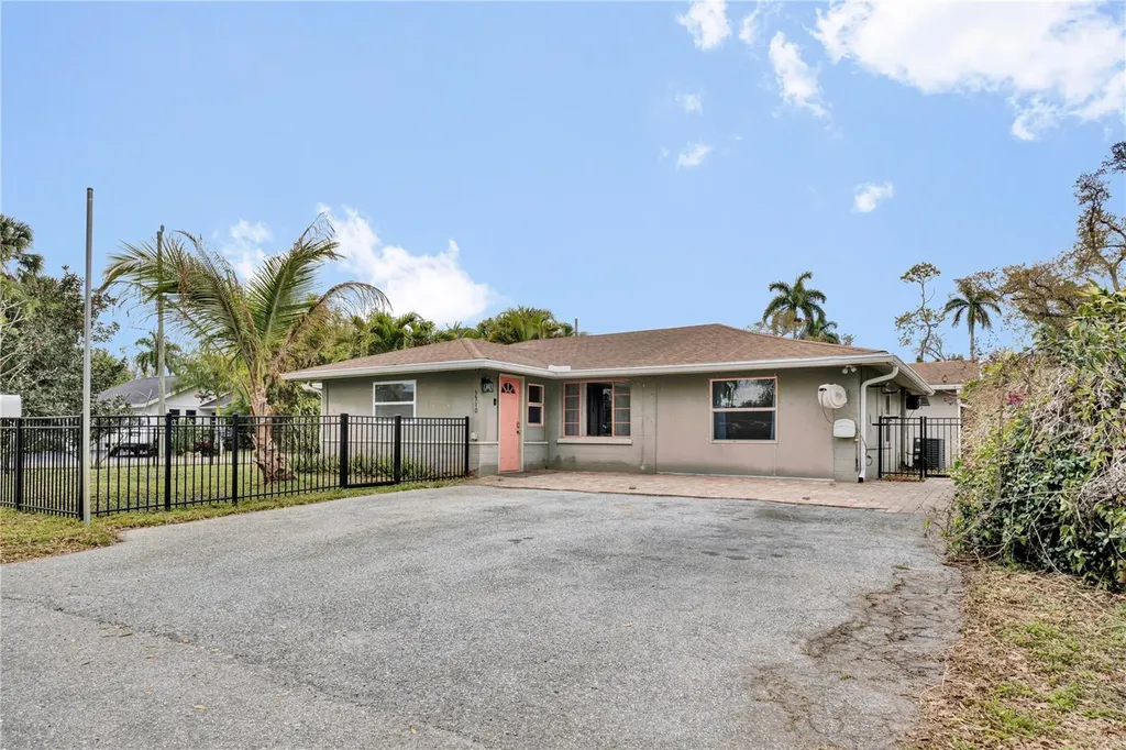 3510 4th Avenue W Bradenton FL 34205
