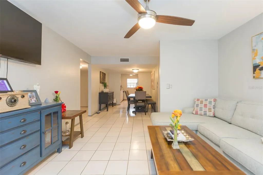 14472 Reuter Strasse Circle Tampa FL 33613