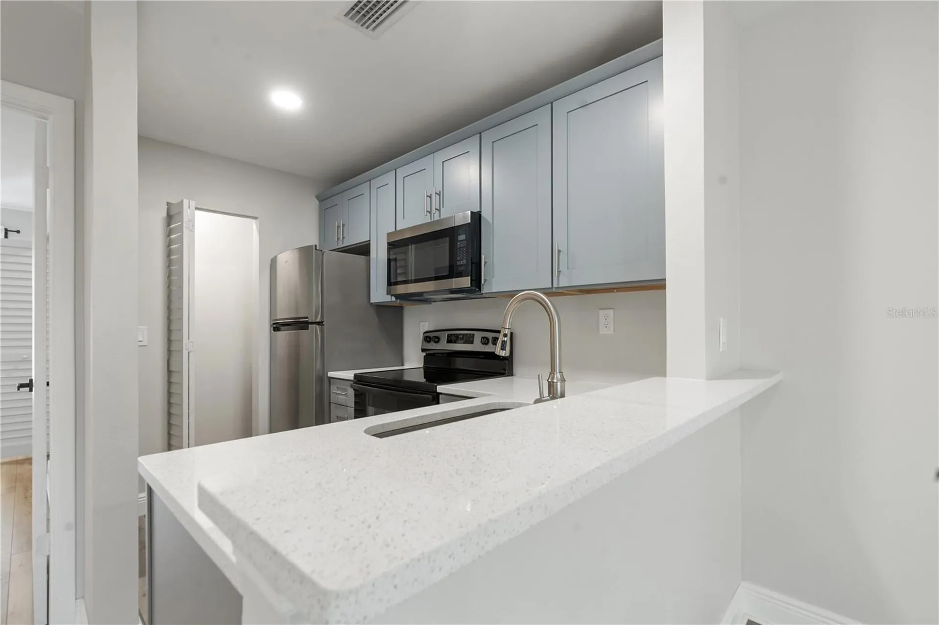3848 N Lake Drive Tampa FL 33614