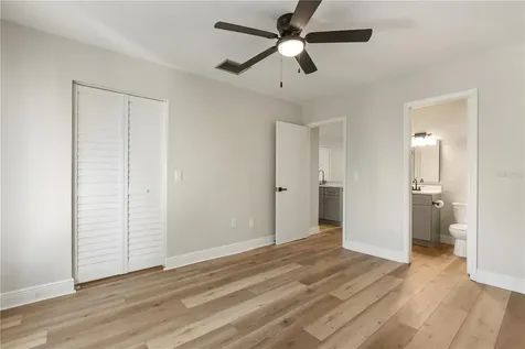 3848 N Lake Drive Tampa FL 33614