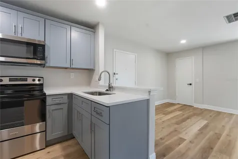 3848 N Lake Drive Tampa FL 33614