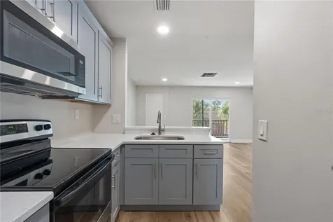 3848 N Lake Drive Tampa FL 33614