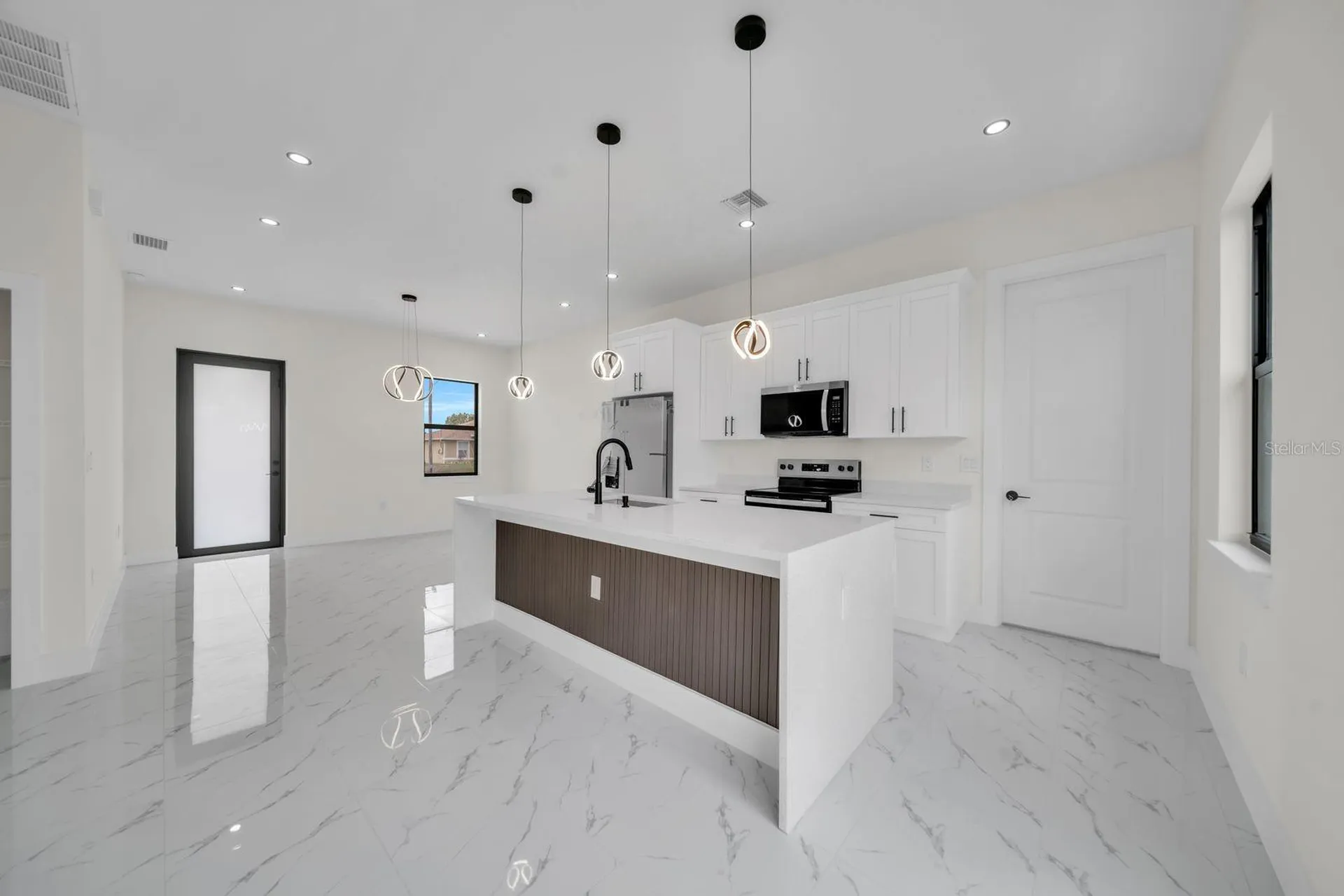 4003 10th Street SW Lehigh Acres FL 33976