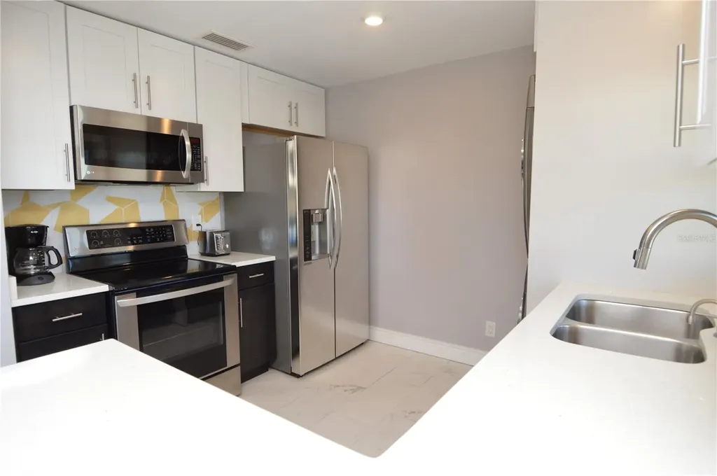 5245 Coquina Key Drive SE St Petersburg FL 33705