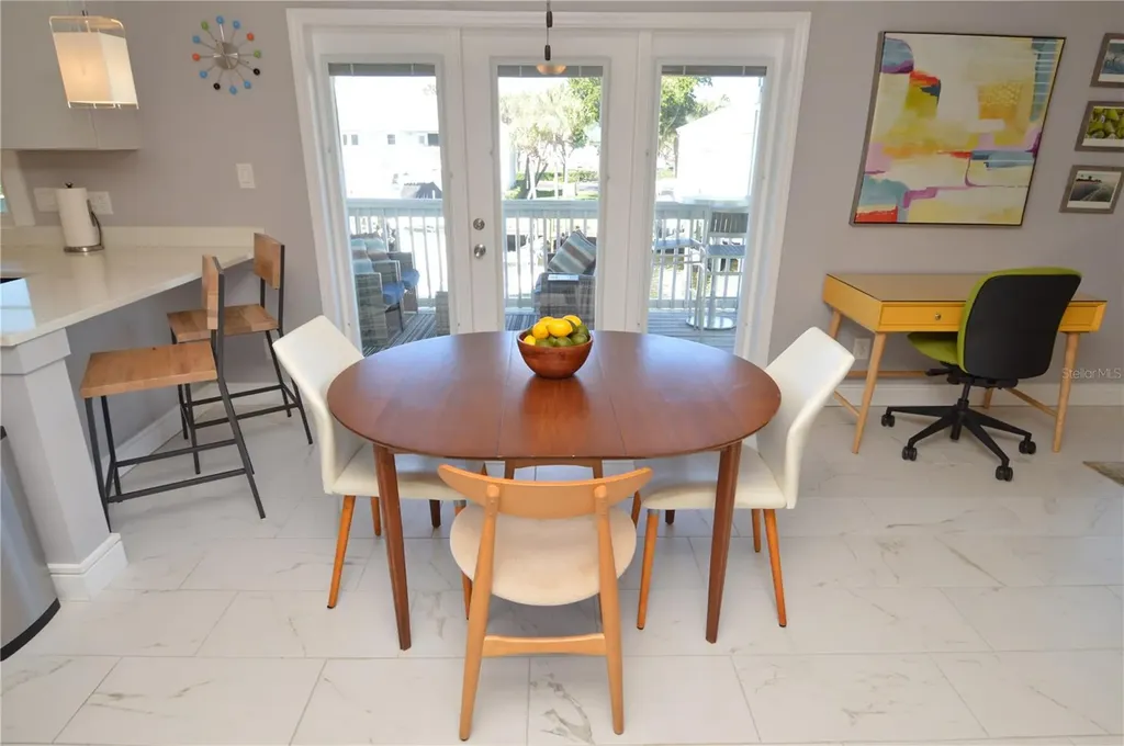5245 Coquina Key Drive SE St Petersburg FL 33705