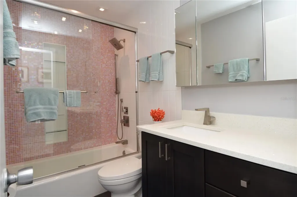 5245 Coquina Key Drive SE St Petersburg FL 33705