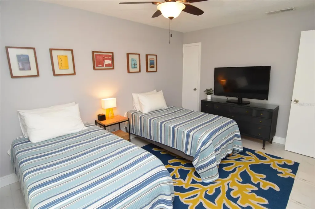 5245 Coquina Key Drive SE St Petersburg FL 33705