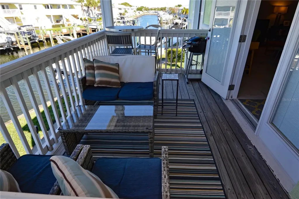 5245 Coquina Key Drive SE St Petersburg FL 33705