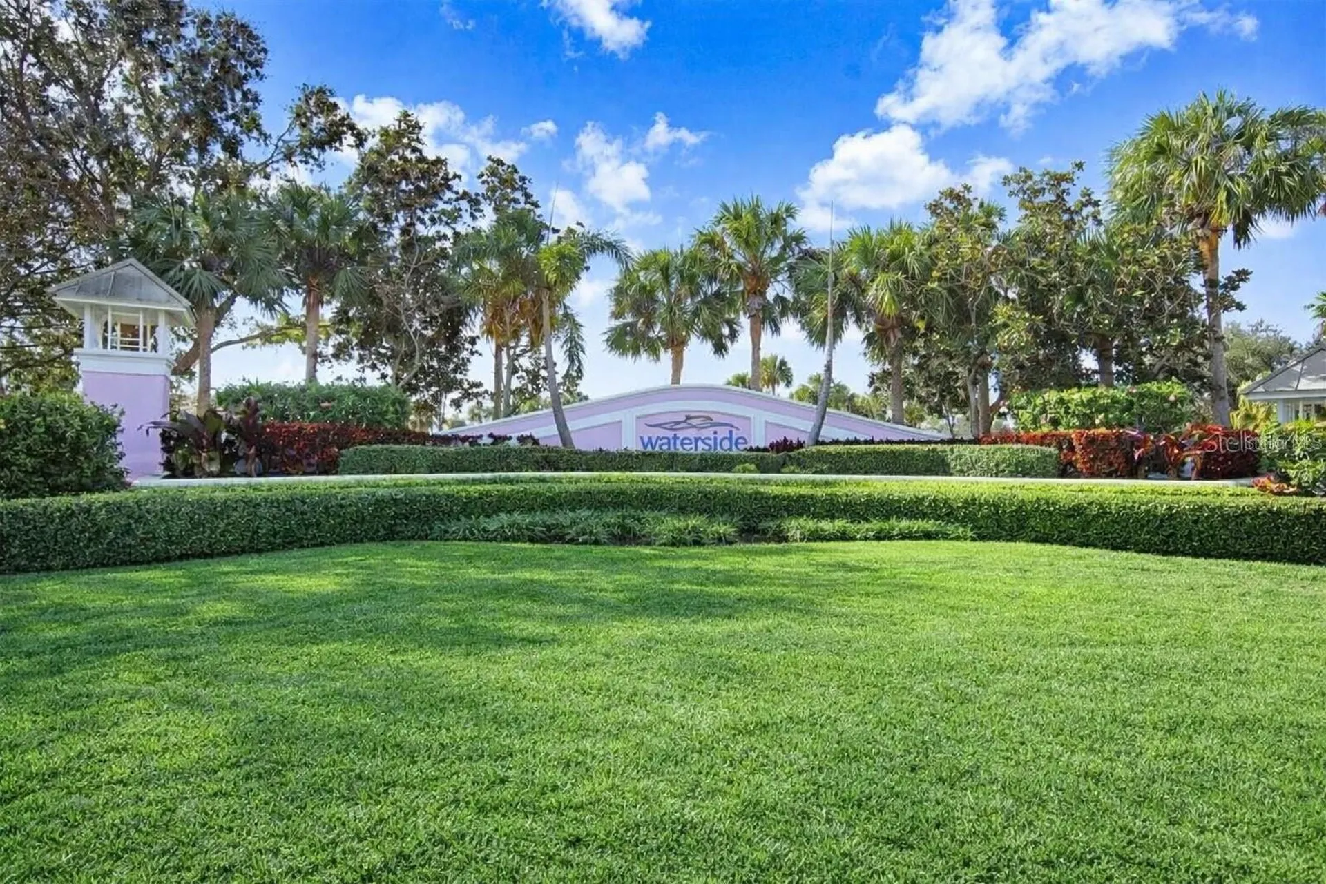 5245 Coquina Key Drive SE St Petersburg FL 33705