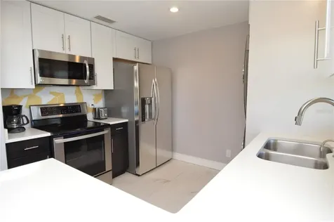 5245 Coquina Key Drive SE St Petersburg FL 33705