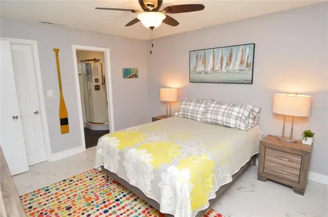 5245 Coquina Key Drive SE St Petersburg FL 33705