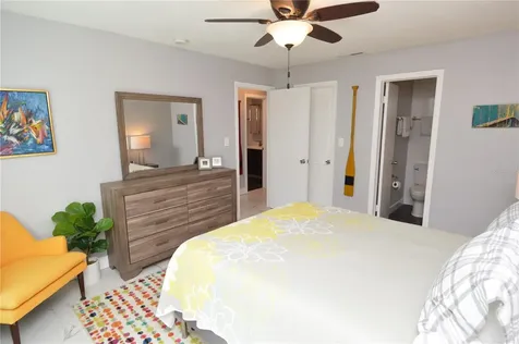 5245 Coquina Key Drive SE St Petersburg FL 33705