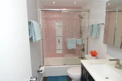 5245 Coquina Key Drive SE St Petersburg FL 33705