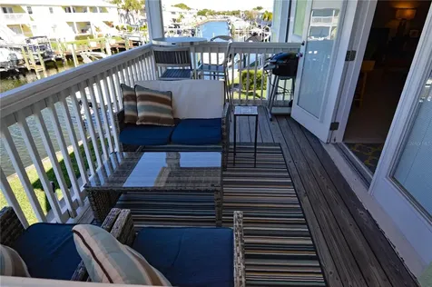 5245 Coquina Key Drive SE St Petersburg FL 33705