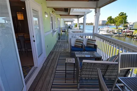 5245 Coquina Key Drive SE St Petersburg FL 33705