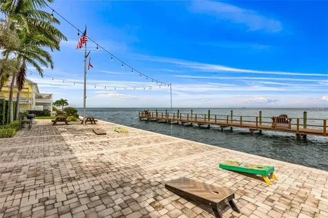 5245 Coquina Key Drive SE St Petersburg FL 33705