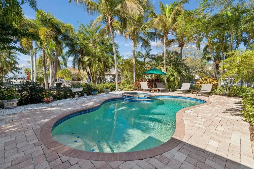 4909 W Spring Lake Drive Tampa FL 33629