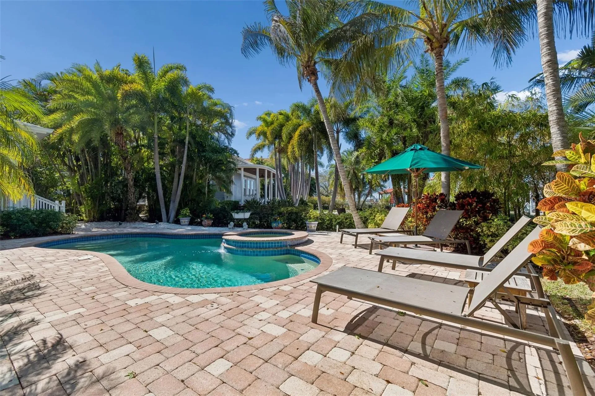 4909 W Spring Lake Drive Tampa FL 33629