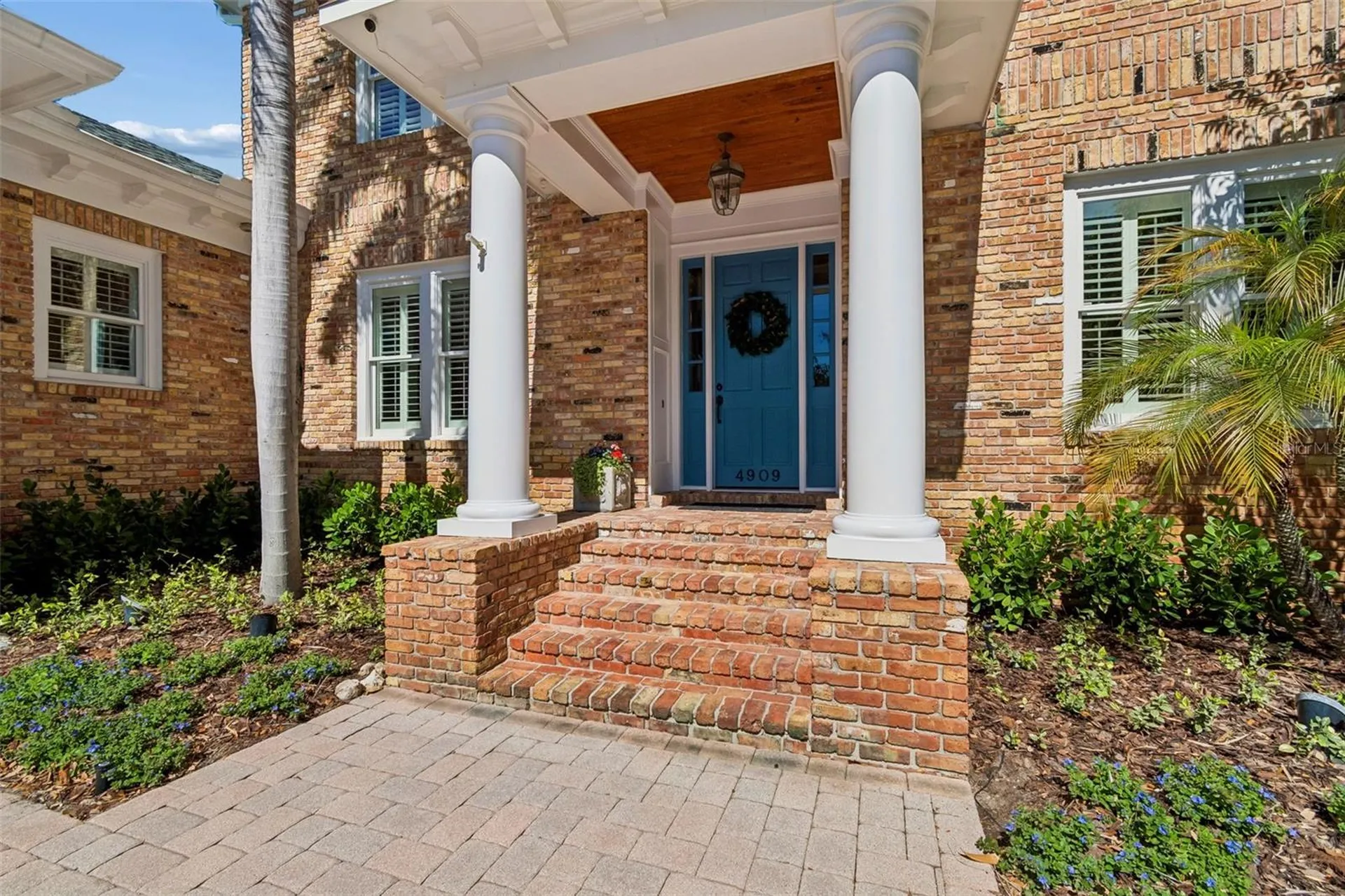 4909 W Spring Lake Drive Tampa FL 33629