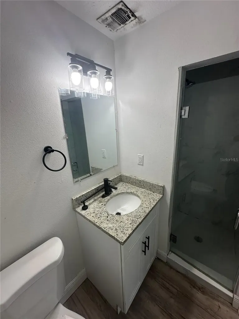 5064 Downing Street Orlando FL 32839