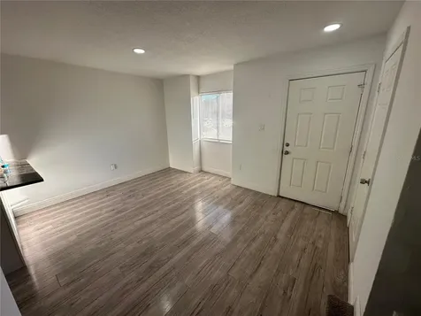 5064 Downing Street Orlando FL 32839