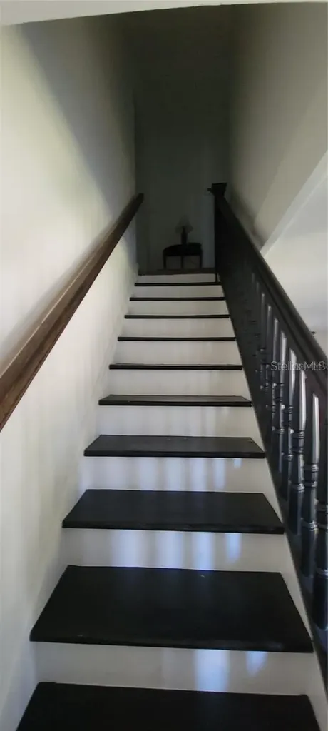 416 W Howry Deland FL 32720