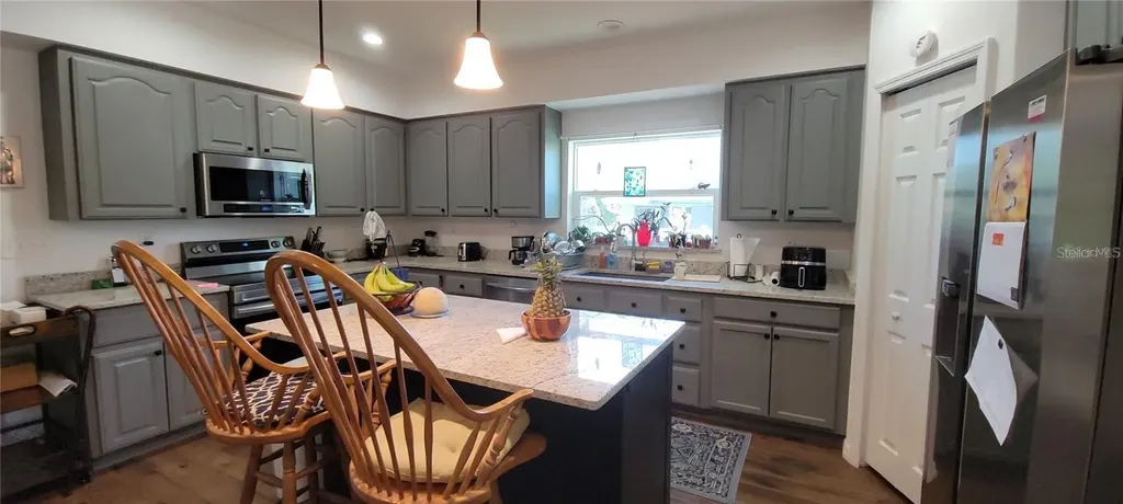 416 W Howry Deland FL 32720