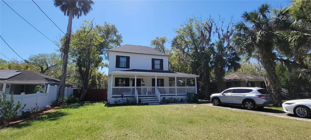 416 W Howry Deland FL 32720