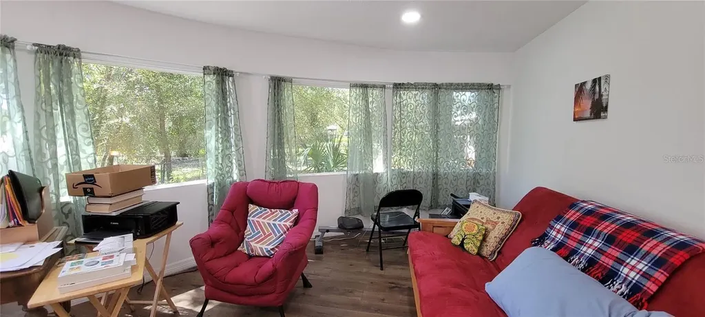 416 W Howry Deland FL 32720