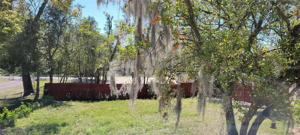 416 W Howry Deland FL 32720