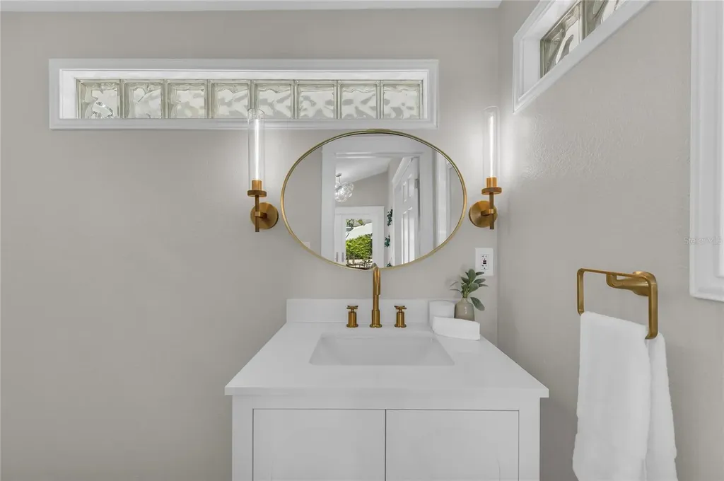 1611 Hyde Park Street Sarasota FL 34239