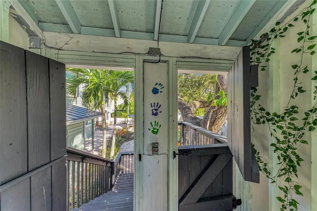 1611 Hyde Park Street Sarasota FL 34239