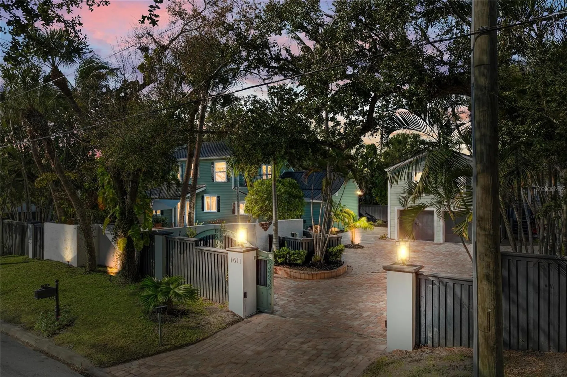 1611 Hyde Park Street Sarasota FL 34239