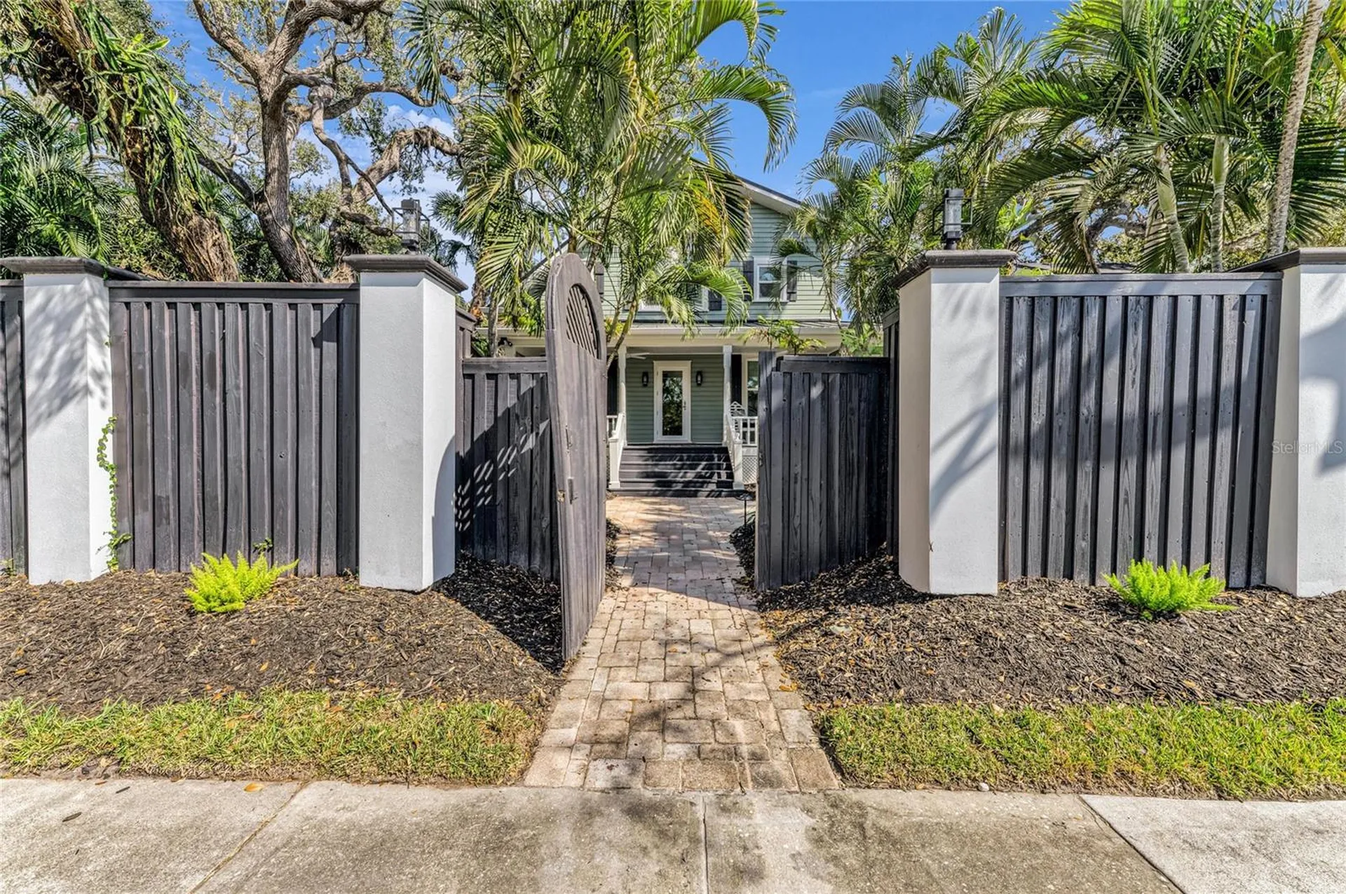 1611 Hyde Park Street Sarasota FL 34239