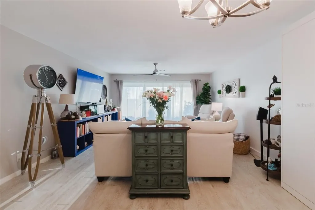 208 Mariner Drive Tarpon Springs FL 34689