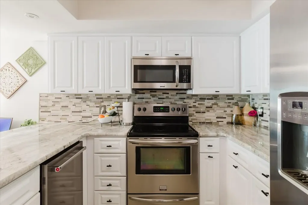 208 Mariner Drive Tarpon Springs FL 34689