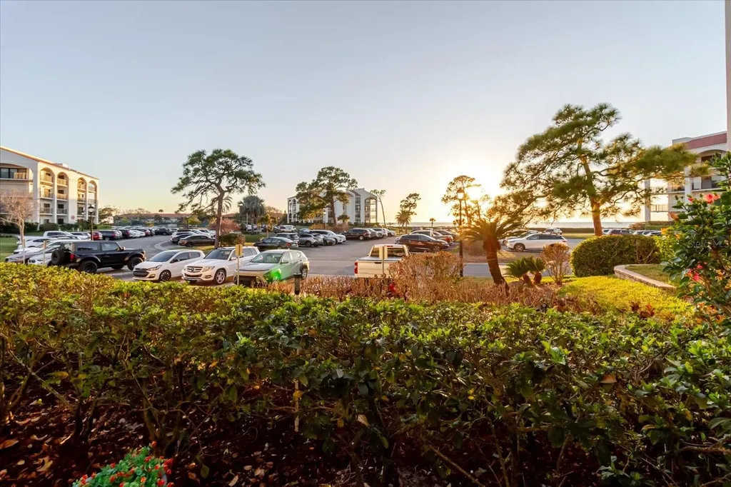 208 Mariner Drive Tarpon Springs FL 34689