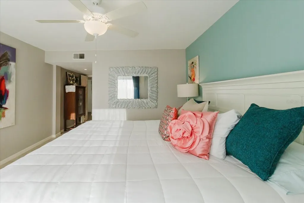 208 Mariner Drive Tarpon Springs FL 34689