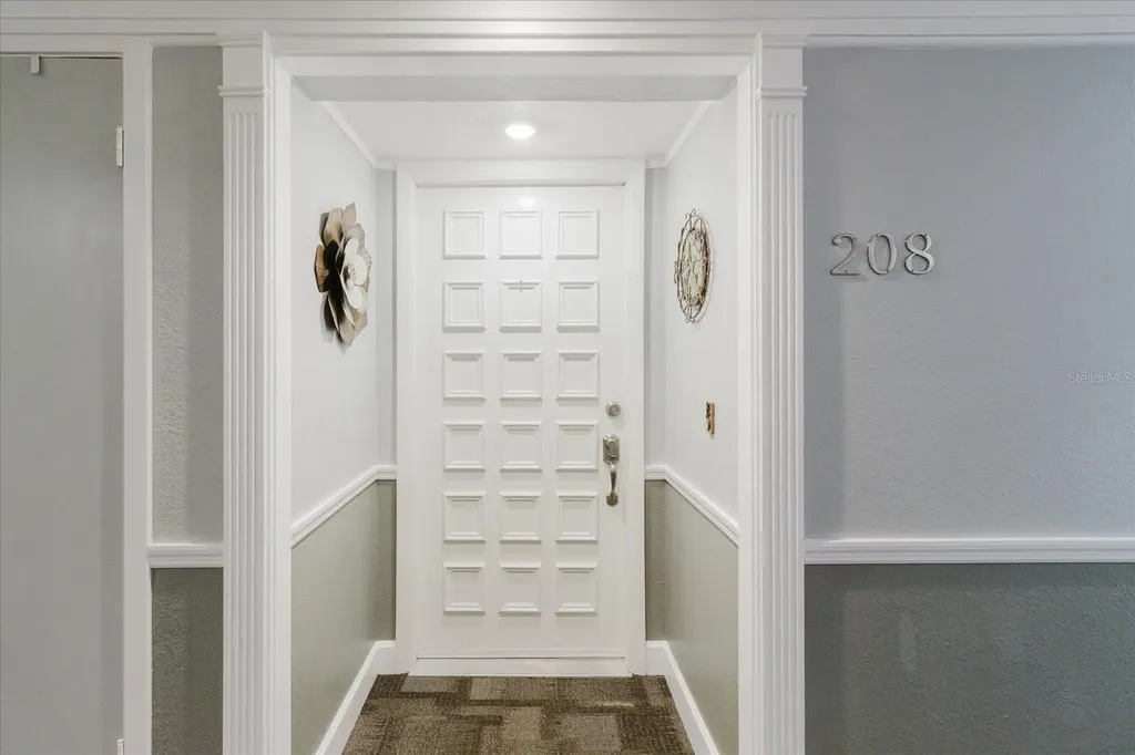 208 Mariner Drive Tarpon Springs FL 34689